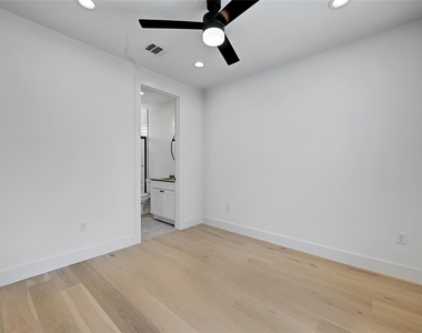 1140 Webberville Rd - Photo Thumbnail 10