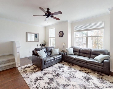 14 Manchester Drive - Photo Thumbnail 4
