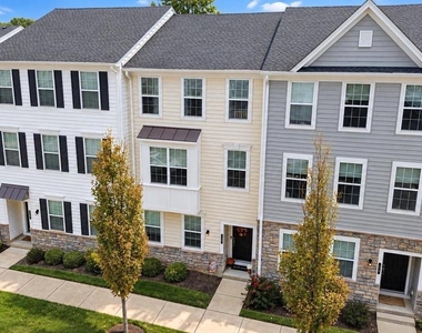 14 Manchester Drive - Photo Thumbnail 1