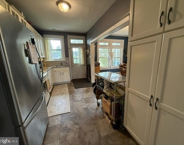 17 E 3rd Street - Photo Thumbnail 6