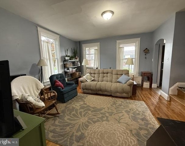 17 E 3rd Street - Photo Thumbnail 2