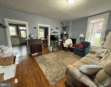 17 E 3rd Street - Photo Thumbnail 1