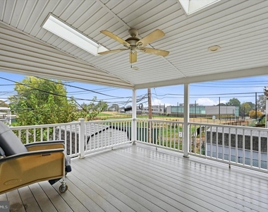 240 W Wyncliffe Avenue - Photo Thumbnail 22