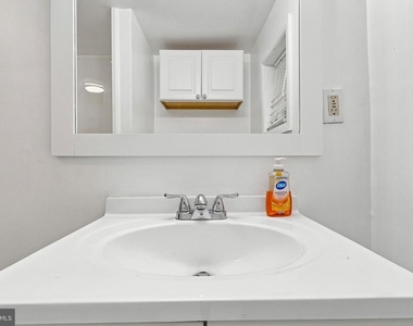 2 W 2nd Street - Photo Thumbnail 9