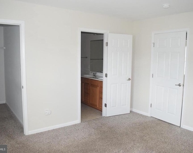 226 Bardel Drive - Photo Thumbnail 16