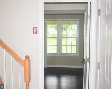 226 Bardel Drive - Photo Thumbnail 2