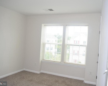 226 Bardel Drive - Photo Thumbnail 20