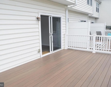 226 Bardel Drive - Photo Thumbnail 12