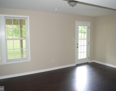 226 Bardel Drive - Photo Thumbnail 4