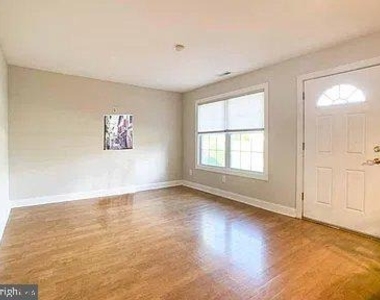 225 Allendale Drive - Photo Thumbnail 7