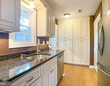 225 Allendale Drive - Photo Thumbnail 14