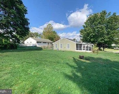 225 Allendale Drive - Photo Thumbnail 5