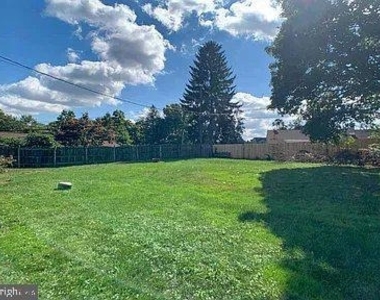 225 Allendale Drive - Photo Thumbnail 18