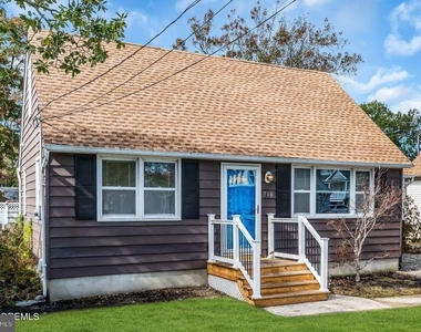 710 Newport Avenue - Photo Thumbnail 1
