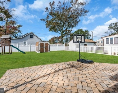 710 Newport Avenue - Photo Thumbnail 27