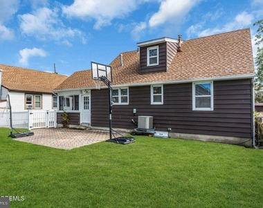 710 Newport Avenue - Photo Thumbnail 30