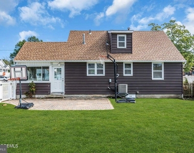 710 Newport Avenue - Photo Thumbnail 32
