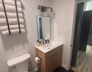 35 W Lakeview Avenue - Photo Thumbnail 15