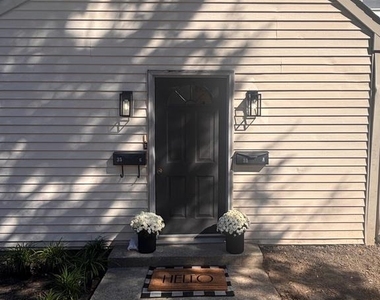 35 W Lakeview Avenue - Photo Thumbnail 3
