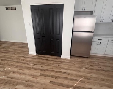 35 W Lakeview Avenue - Photo Thumbnail 11