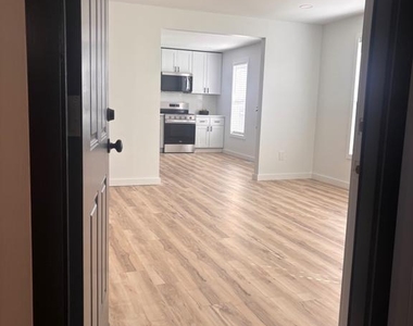 35 W Lakeview Avenue - Photo Thumbnail 7