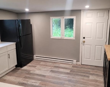 512 Columbus Road - Photo Thumbnail 5