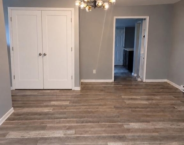 512 Columbus Road - Photo Thumbnail 4