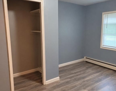 512 Columbus Road - Photo Thumbnail 2