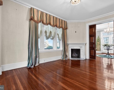 500 Chester Avenue - Photo Thumbnail 4
