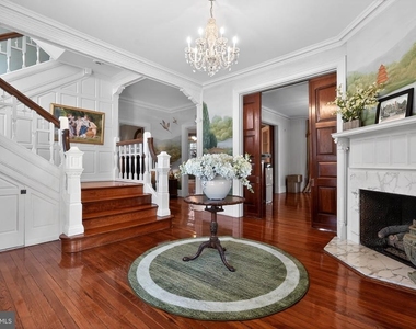 500 Chester Avenue - Photo Thumbnail 3