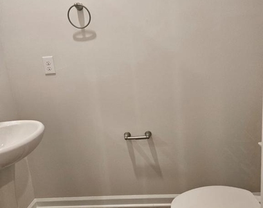 8 Elliot Lane - Photo Thumbnail 4