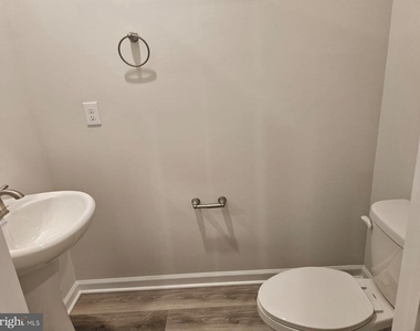 8 Elliot Lane - Photo Thumbnail 3