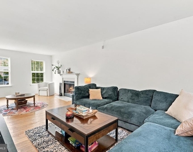 22208 Oriole Drive - Photo Thumbnail 10