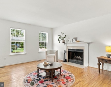22208 Oriole Drive - Photo Thumbnail 9