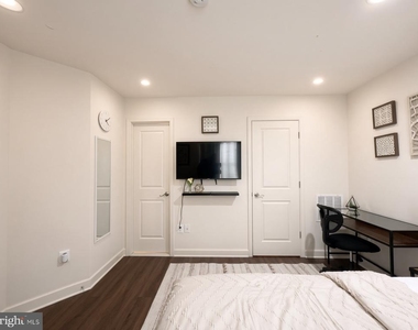 9808 Wood Glen Terrace - Photo Thumbnail 9