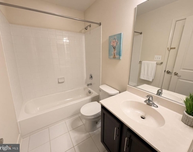 9808 Wood Glen Terrace - Photo Thumbnail 12
