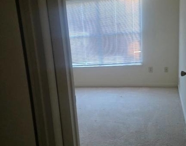 1125 Windemere Court - Photo Thumbnail 10