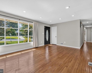 13124 Greenmount - Photo Thumbnail 4