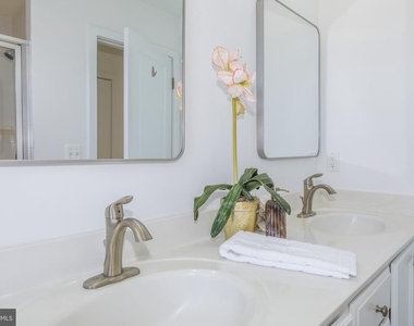 4548 Longfellow Street - Photo Thumbnail 39