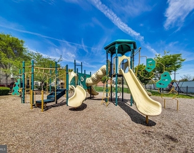 4548 Longfellow Street - Photo Thumbnail 47