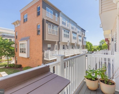 4548 Longfellow Street - Photo Thumbnail 20