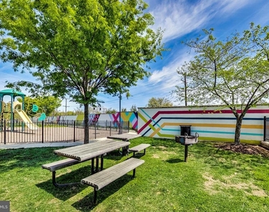 4548 Longfellow Street - Photo Thumbnail 49