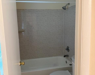 5208 Edgewood Road - Photo Thumbnail 15