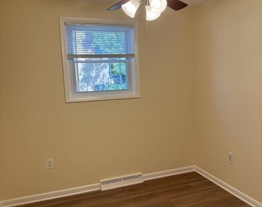 5208 Edgewood Road - Photo Thumbnail 12