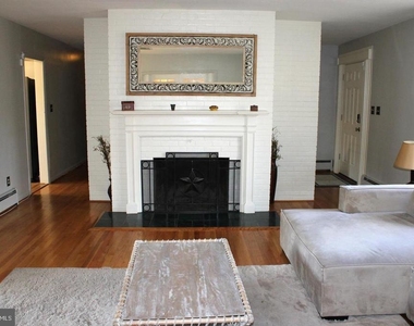 403 Careybrook Lane - Photo Thumbnail 6
