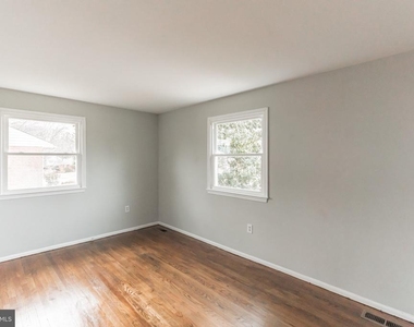 12814 Whiteholm Drive - Photo Thumbnail 11