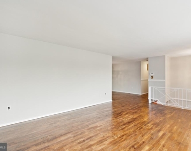 12814 Whiteholm Drive - Photo Thumbnail 14