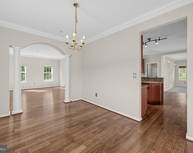 12014 Crestwood Avenue S - Photo Thumbnail 5
