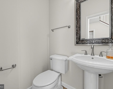 12014 Crestwood Avenue S - Photo Thumbnail 7