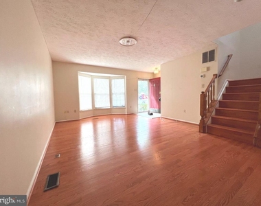 8531 Black Star Circle - Photo Thumbnail 2